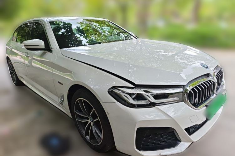 Used BMW 5 Series New Energy 2022 Second Facelift 535Le Luxury Package Front Right 45 Deg