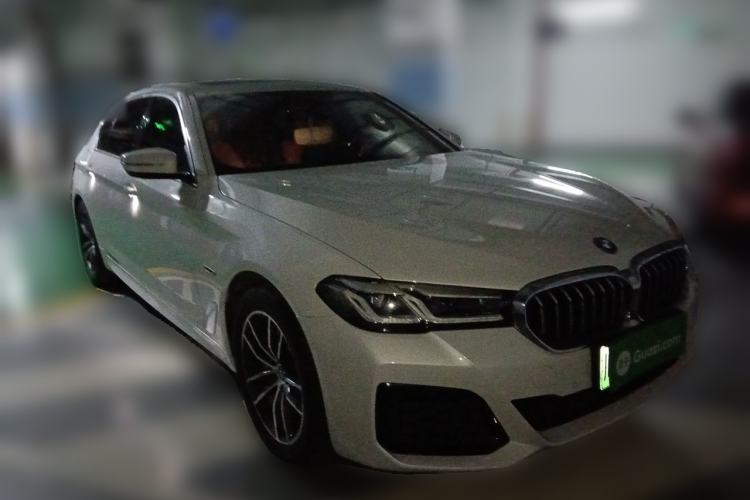 Used BMW 5 Series New Energy 2022 Restyled 535Le M Sport Package Front Right 45 Deg