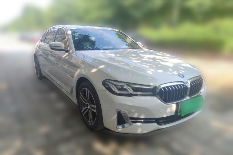 Used BMW 5 Series New Energy 2022 Updated Version 535Le Luxury Package Front Right 45 Deg