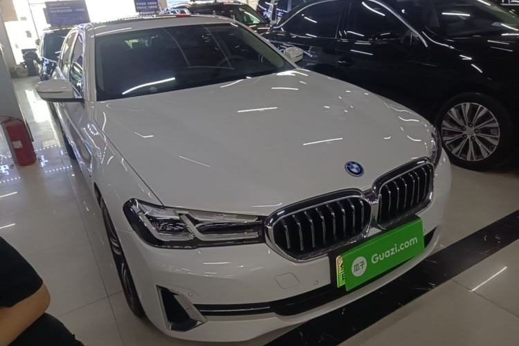 Used BMW 5 Series New Energy 2022 Restyled 535Le M Sport Package Front Right 45 Deg