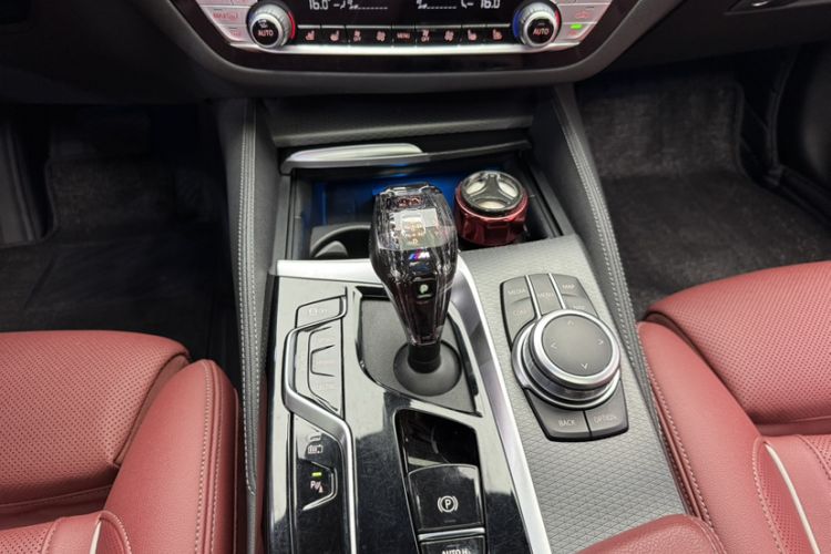 Used BMW 5 Series New Energy 2022 Second Facelift 535Le Pioneer Edition M Sport Package Gear Lever