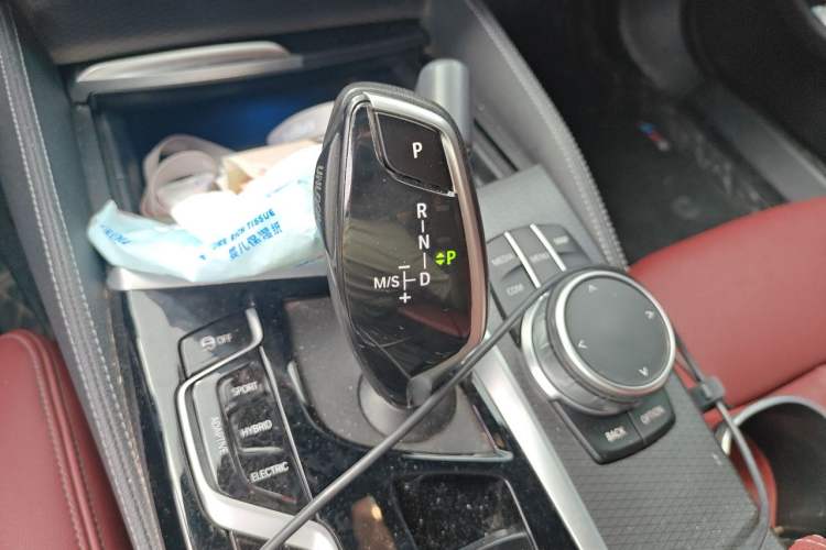 Used BMW 5 Series New Energy 2022 Restyled 535Le Pioneer Edition M Sport Package Gear Lever