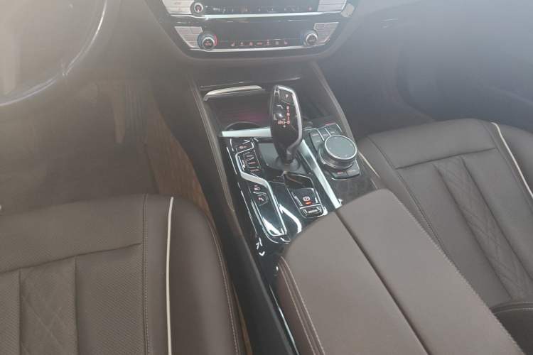 Used BMW 5 Series New Energy 2022 535Le M Sport Package Gear Lever