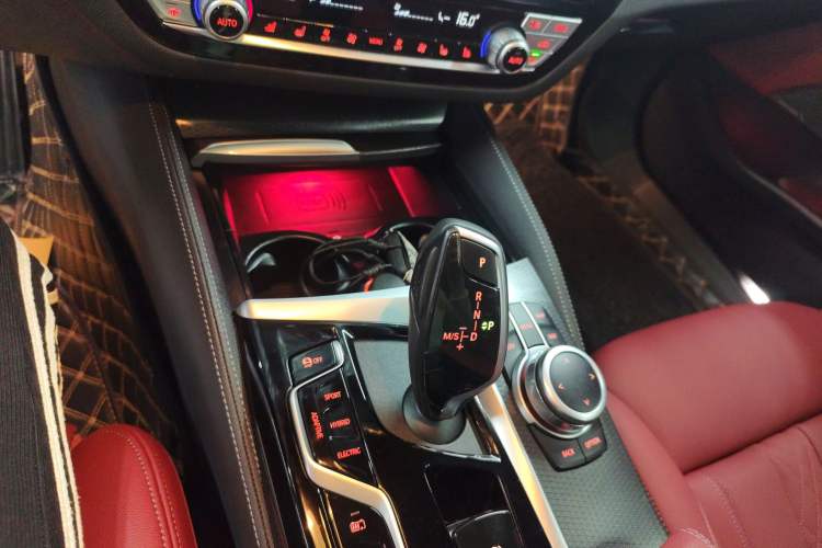 Used BMW 5 Series New Energy 2022 Second Facelift 535Le Pioneer Edition M Sport Package Gear Lever