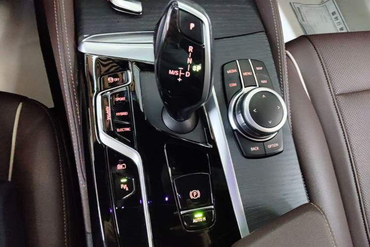Used BMW 5 Series New Energy 2022 Restyled 535Le M Sport Package Gear Lever