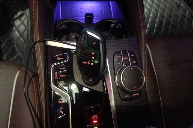 Used BMW 5 Series New Energy 2022 Restyled 535Le Pioneer Edition M Sport Package Gear Lever