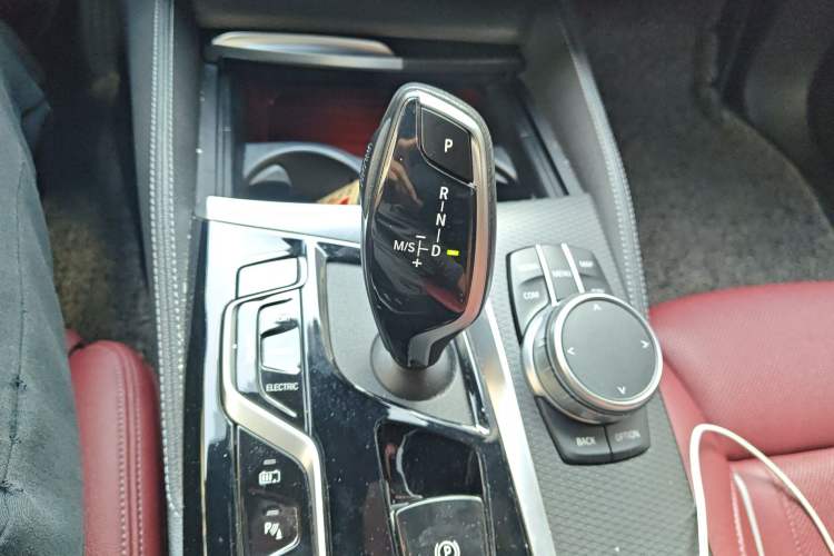 Used BMW 5 Series New Energy 2022 535Le Pioneer Edition M Sport Package Gear Lever