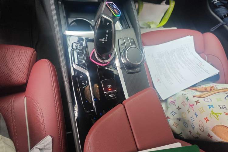 Used BMW 5 Series New Energy 2022 Second Facelift 535Le Pioneer Edition M Sport Package Gear Lever