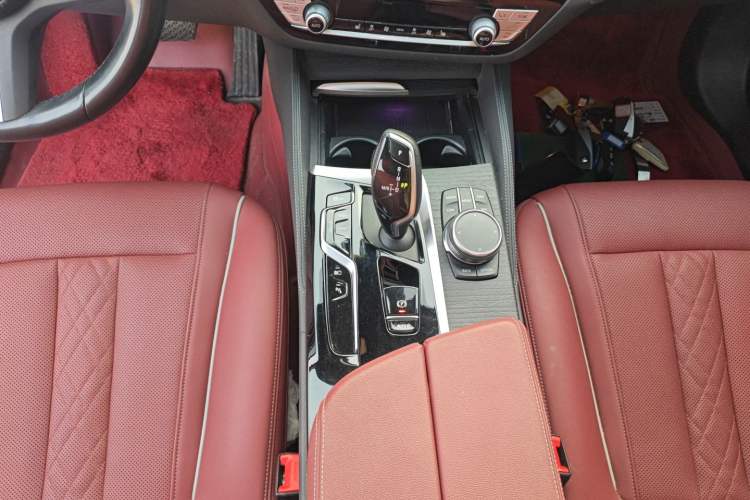 Used BMW 5 Series New Energy 2022 Second Facelift 535Le M Sport Package Gear Lever