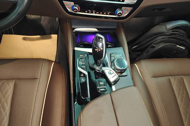 Used BMW 5 Series New Energy 2022 Second Facelift 535Le M Sport Package Gear Lever