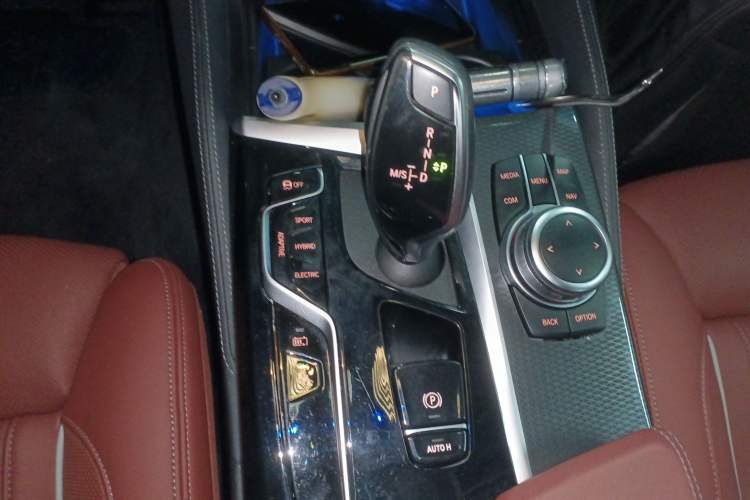 Used BMW 5 Series New Energy 2022 Second Facelift 535Le Pioneer Edition M Sport Package Gear Lever
