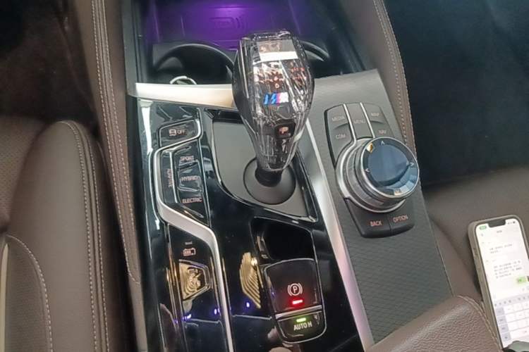 Used BMW 5 Series New Energy 2022 Second Facelift 535Le Pioneer Edition M Sport Package Gear Lever
