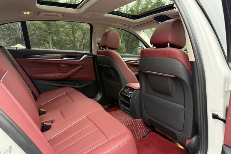 Used BMW 5 Series New Energy 2022 Restyled 535Le M Sport Package Interior 12