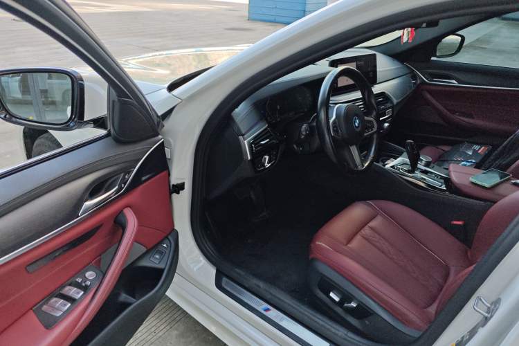 Used BMW 5 Series New Energy 2022 Restyled 535Le M Sport Package Interior 3