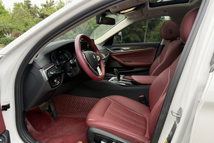 Used BMW 5 Series New Energy 2022 Restyled 535Le M Sport Package Interior 4