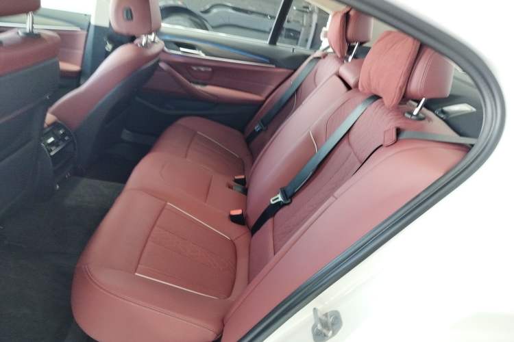 Used BMW 5 Series New Energy 2022 Updated Version 535Le Luxury Package Interior 4