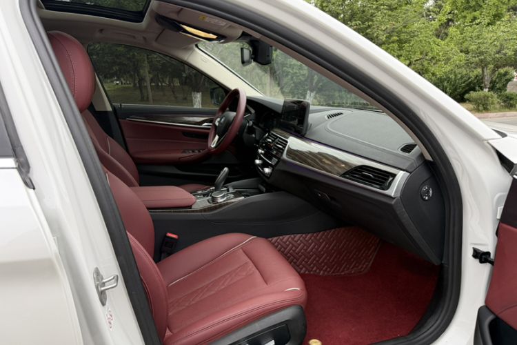 Used BMW 5 Series New Energy 2022 Restyled 535Le M Sport Package Interior 6