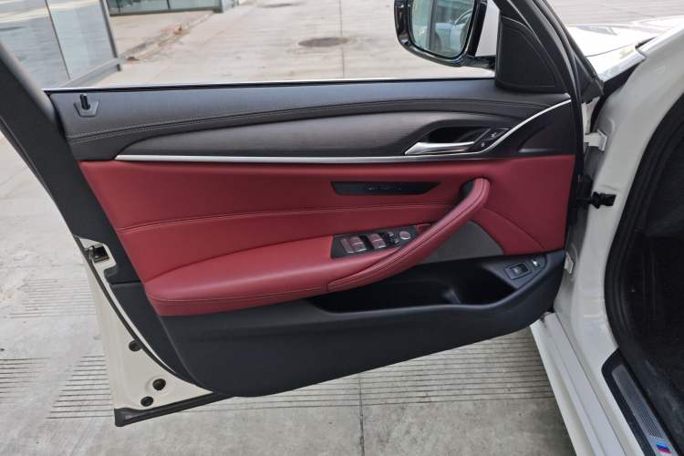 Used BMW 5 Series New Energy 2022 Restyled 535Le M Sport Package Interior 7