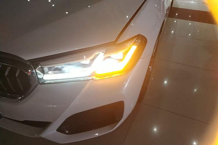 Used BMW 5 Series New Energy 2022 Restyled 535Le M Sport Package Left Front Headlight