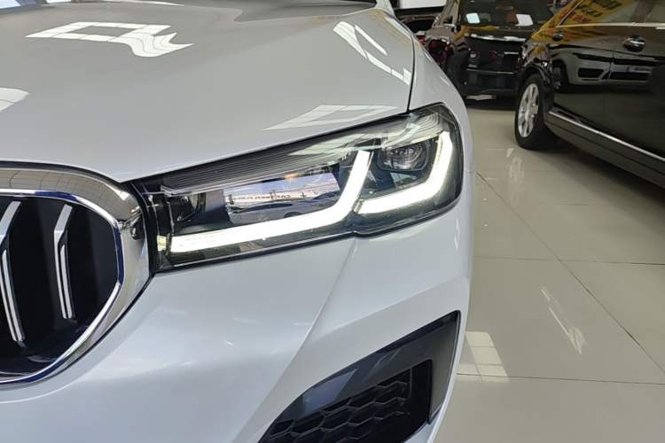 Used BMW 5 Series New Energy 2022 Restyled 535Le M Sport Package Left Front Headlight