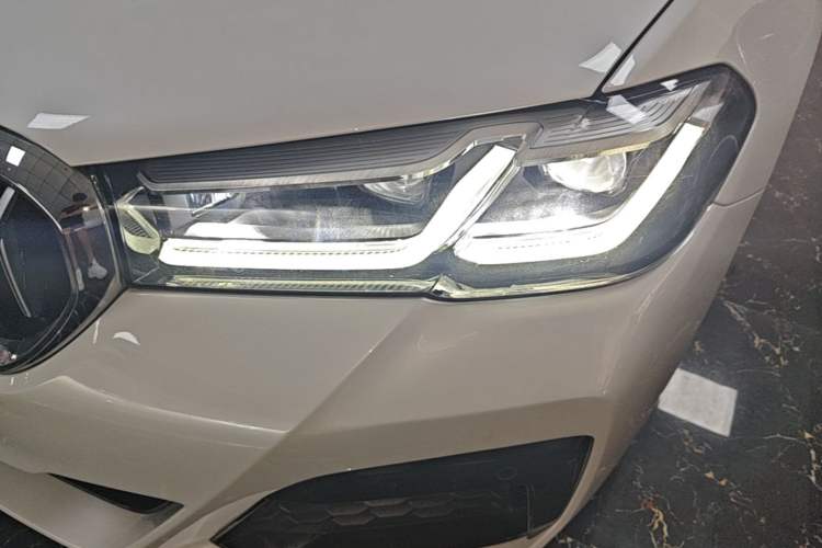 Used BMW 5 Series New Energy 2022 Restyled 535Le Pioneer Edition M Sport Package Left Front Headlight