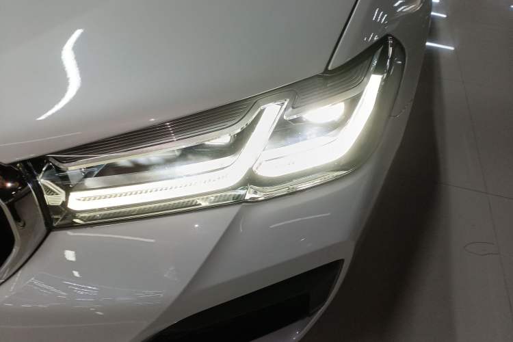 Used BMW 5 Series New Energy 2022 Second Facelift 535Le Pioneer Edition M Sport Package Left Front Headlight