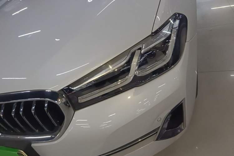 Used BMW 5 Series New Energy 2022 Restyled 535Le M Sport Package Left Front Headlight