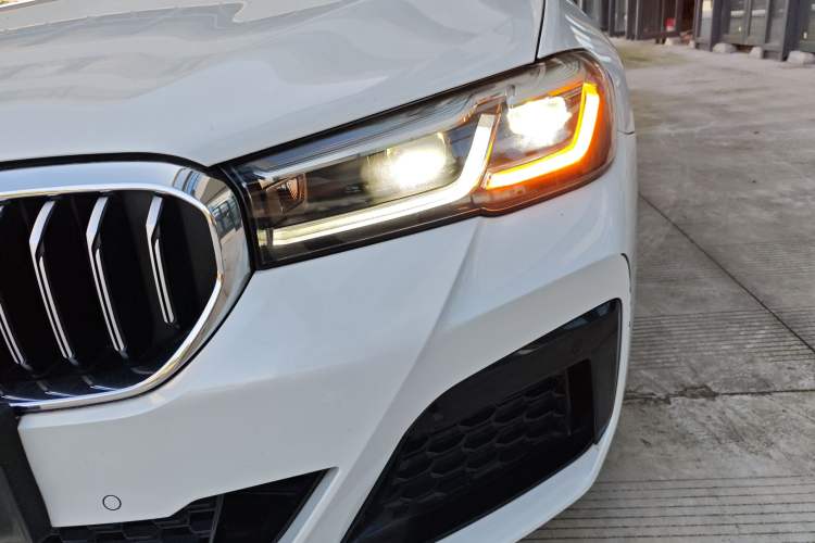 Used BMW 5 Series New Energy 2022 Restyled 535Le M Sport Package Left Front Headlight