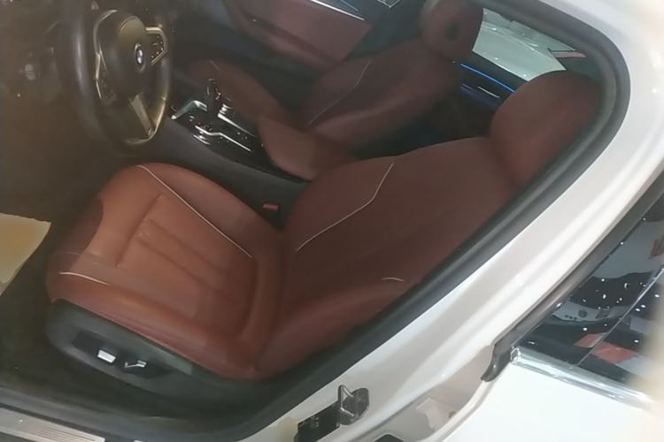 Used BMW 5 Series New Energy 2022 Restyled 535Le M Sport Package Left Front Seat