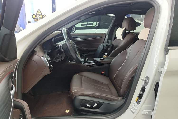 Used BMW 5 Series New Energy 2022 Restyled 535Le M Sport Package Left Front Seat