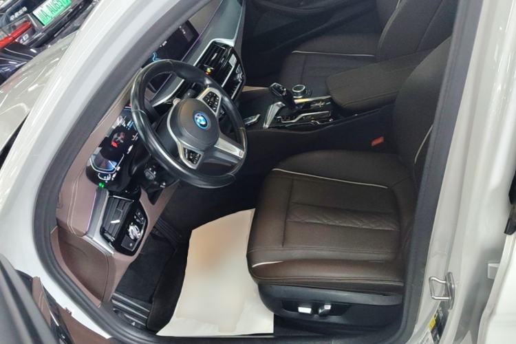 Used BMW 5 Series New Energy 2022 Restyled 535Le M Sport Package Left Front Seat