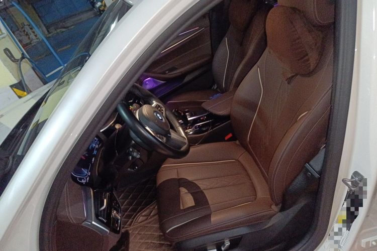 Used BMW 5 Series New Energy 2022 Restyled 535Le Pioneer Edition M Sport Package Left Front Seat