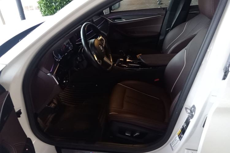 Used BMW 5 Series New Energy 2022 Restyled 535Le M Sport Package Left Front Seat