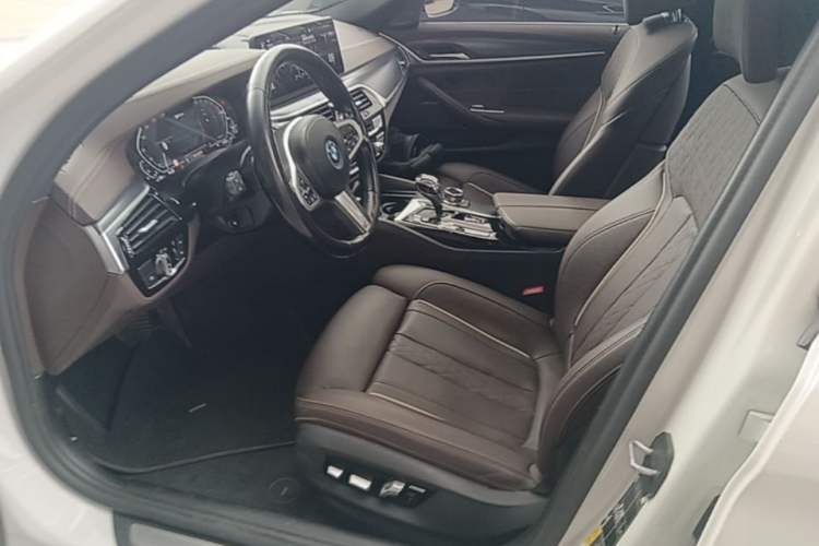 Used BMW 5 Series New Energy 2022 Second Facelift 535Le Pioneer Edition M Sport Package Left Front Seat