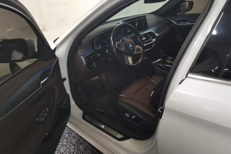 Used BMW 5 Series New Energy 2022 Restyled 535Le M Sport Package Left Front Seat