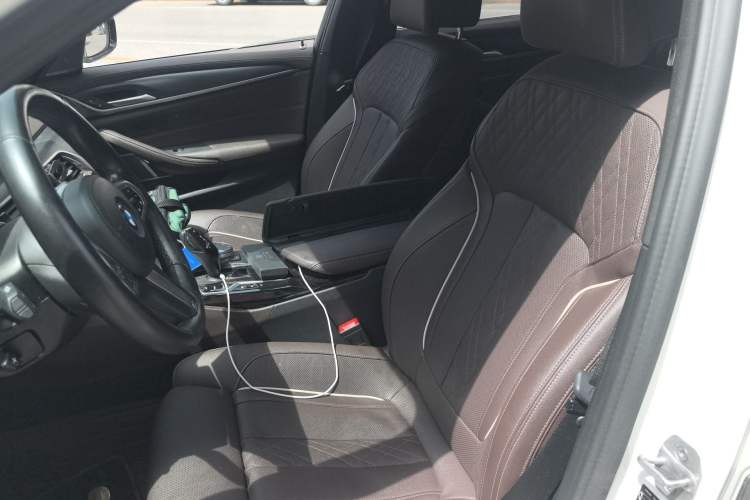 Used BMW 5 Series New Energy 2022 Restyled 535Le Pioneer Edition M Sport Package Left Front Seat