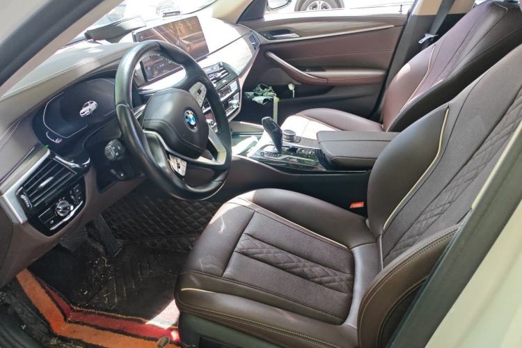 Used BMW 5 Series New Energy 2022 Restyled 535Le M Sport Package Left Front Seat