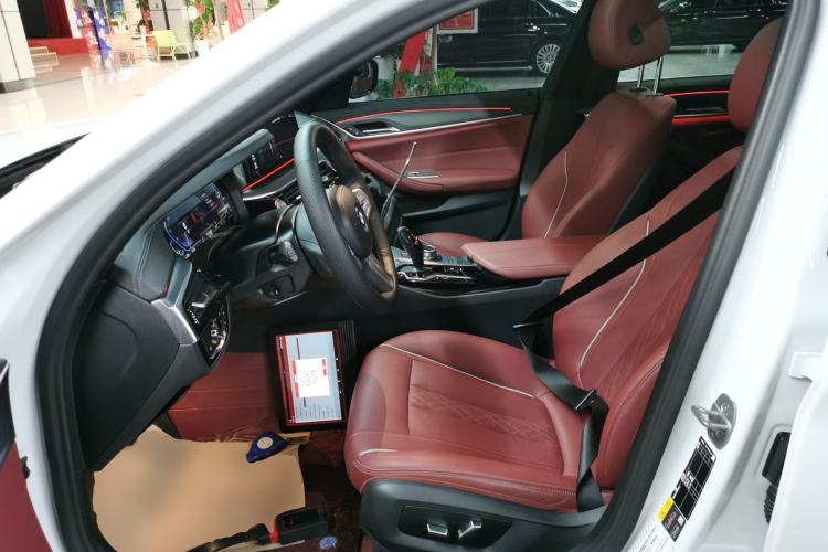 Used BMW 5 Series New Energy 2022 Second Facelift 535Le M Sport Package Left Front Seat