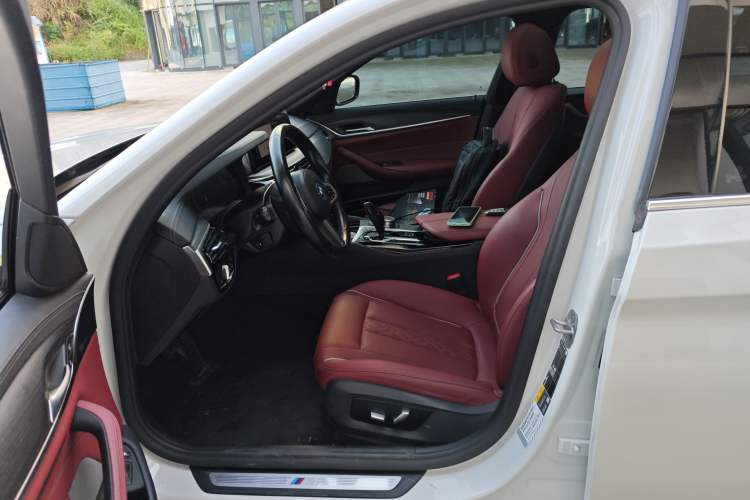 Used BMW 5 Series New Energy 2022 Restyled 535Le M Sport Package Left Front Seat