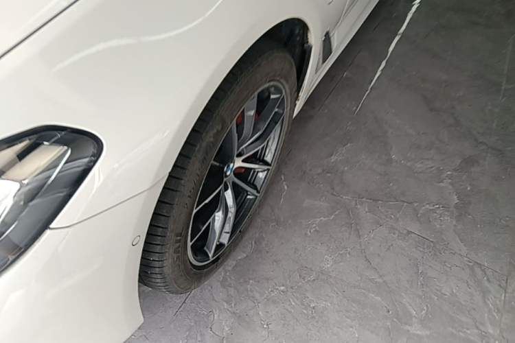 Used BMW 5 Series New Energy 2022 Second Facelift 535Le Pioneer Edition M Sport Package Left Front Wheel Hub