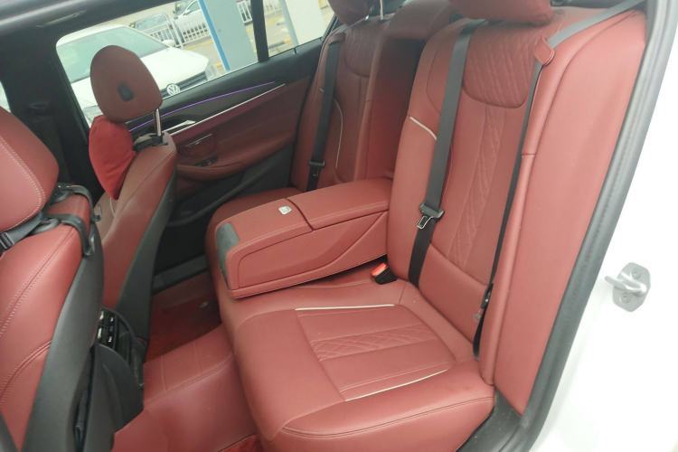 Used BMW 5 Series New Energy 2022 Second Facelift 535Le M Sport Package Left Rear Seat
