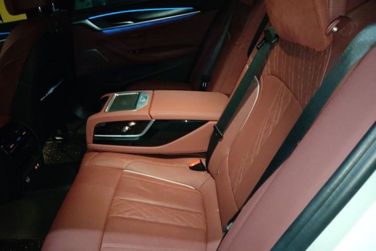 Used BMW 5 Series New Energy 2022 Second Facelift 535Le Pioneer Edition M Sport Package Left Rear Seat