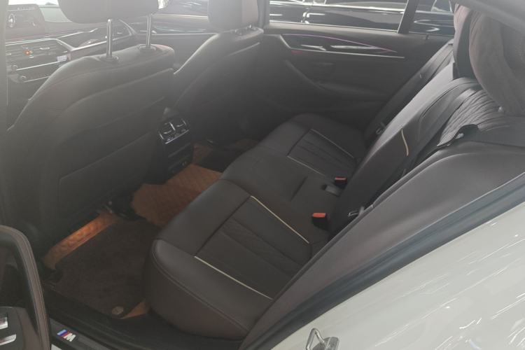 Used BMW 5 Series New Energy 2022 535Le M Sport Package Left Rear Seat