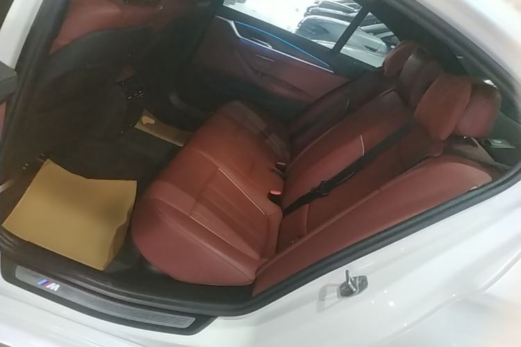 Used BMW 5 Series New Energy 2022 Restyled 535Le M Sport Package Left Rear Seat