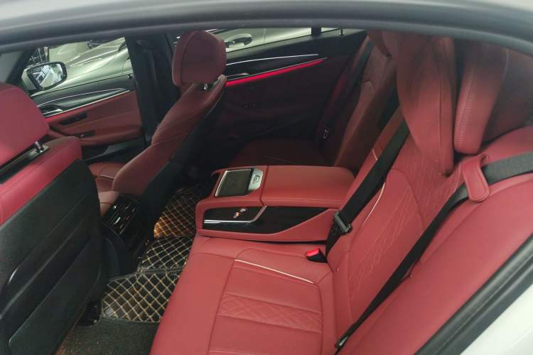 Used BMW 5 Series New Energy 2022 Second Facelift 535Le Pioneer Edition M Sport Package Left Rear Seat