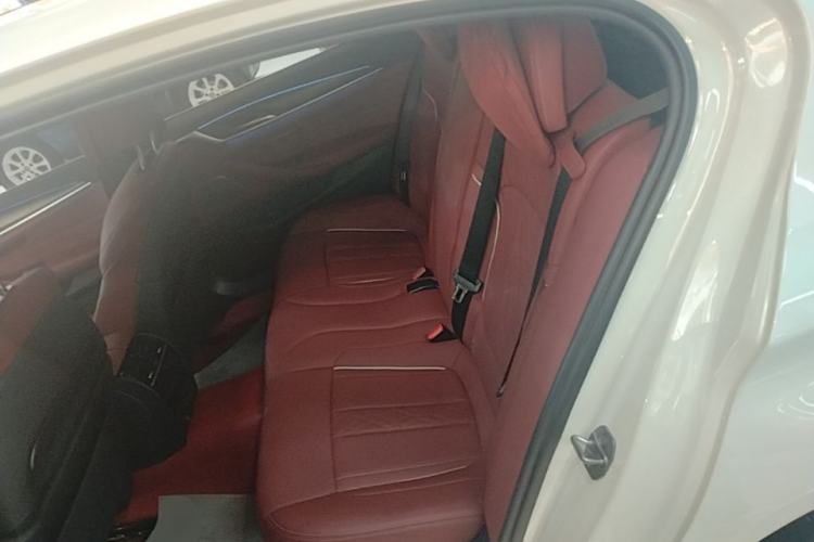Used BMW 5 Series New Energy 2022 Second Facelift 535Le Pioneer Edition M Sport Package Left Rear Seat