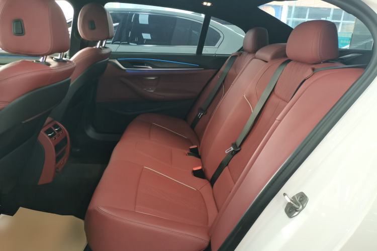 Used BMW 5 Series New Energy 2022 Second Facelift 535Le M Sport Package Left Rear Seat