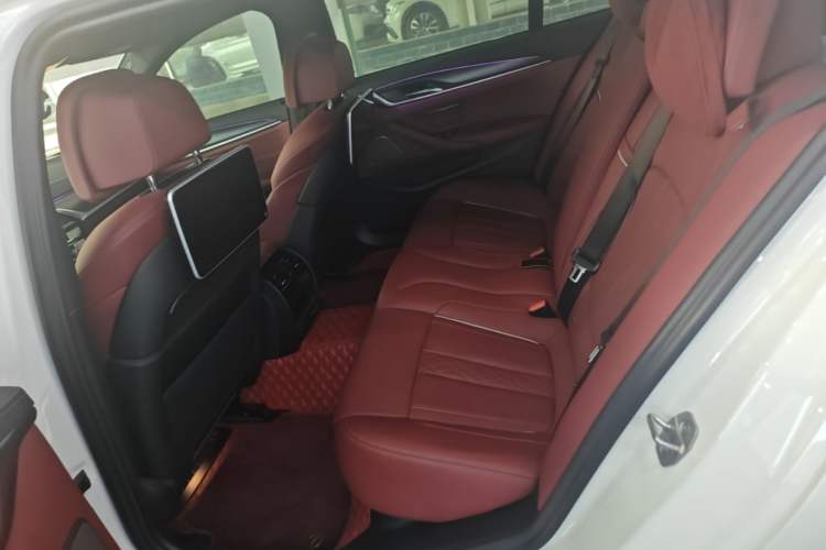 Used BMW 5 Series New Energy 2022 535Le Pioneer Edition M Sport Package Left Rear Seat