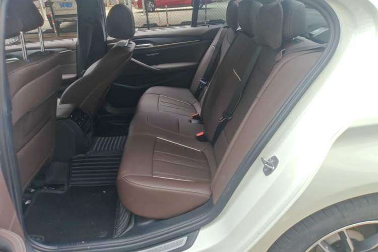 Used BMW 5 Series New Energy 2022 Restyled 535Le M Sport Package Left Rear Seat