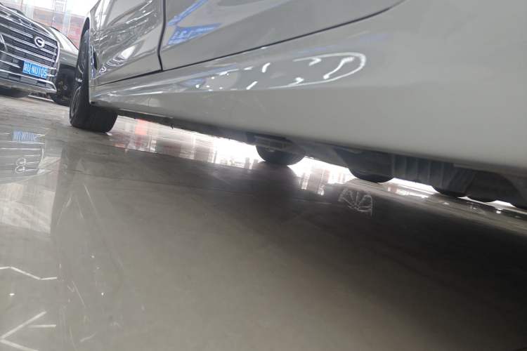 Used BMW 5 Series New Energy 2022 535Le M Sport Package Left Side Sill